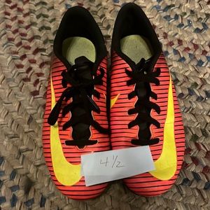 Nike Youth Soccer cleats, 4.5Y, Good condition